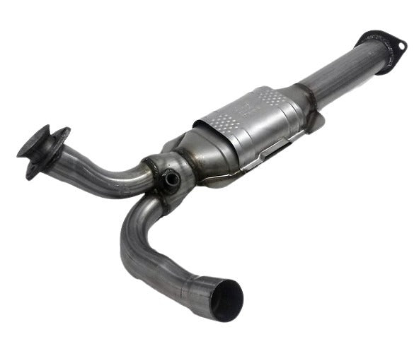 Davico Mfg Catalytic Converter P/N:145162 Fits: Chevrolet Blazer, Chevrolet C1500 Suburban, Chevrolet C2500 Suburban, Chevrolet K1500 Suburban, Chevrolet K2500 Suburban, Chevrolet Tahoe, GMC C1500 Suburban, GMC C2500 Suburban, GMC K1500 Suburban Image 2