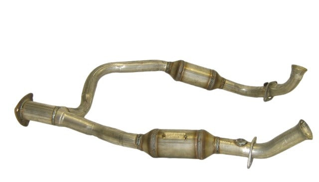 Davico Mfg Catalytic Converter P/N:16170 Fits: Ford E-150 Econoline 02-00, Ford E-150 Econoline Club Wagon 02-00, Ford E-250 2003, Ford E-250 Econoline 02-99, Ford E-350 Econoline 00-99, Ford E-350 Super Duty 2001, Ford E-350 Super Duty 2003 Image 1