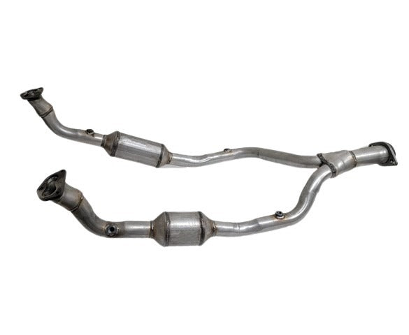 Davico Mfg Catalytic Converter P/N:17063 Fits: Land Rover Defender 110 1993, Land Rover Defender 90 95-94, Land Rover Discovery 95-94 Image 1