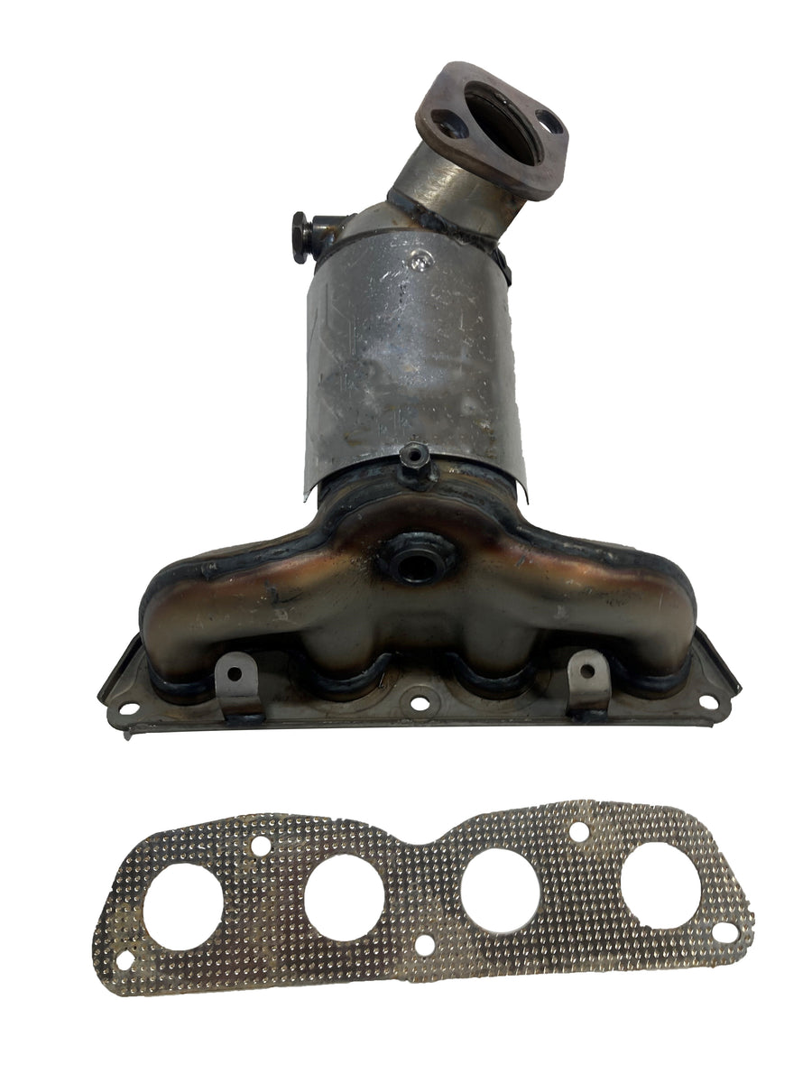 Davico Mfg Catalytic Converter P/N:17408 Fits: Hyundai Elantra 15-11, Hyundai Elantra 19-17, Kia Forte 15-14, Kia Forte 18-17, Kia Soul 19-17 Image 1