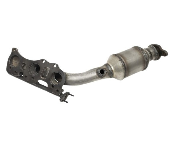 Davico Mfg Catalytic Converter P/N:17472 Fits: Toyota Tacoma 15-11 Image 1