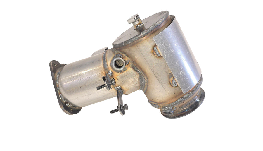 Davico Mfg Catalytic Converter P/N:17526 Fits: Volvo S60 18-16, Volvo S60 Cross Country 18-17, Volvo V60 18-16, Volvo V60 Cross Country 18-17, Volvo Xc60 2017 Image 1