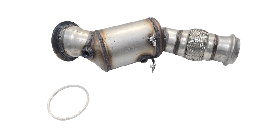 Davico Mfg Catalytic Converter P/N:17661 Fits: BMW 330i 22-19, BMW 330i Xdrive 22-19, BMW 430i 23-21, BMW 430i Xdrive 23-21, BMW 530i Xdrive 22-21, BMW Z4 23-19 Image 1