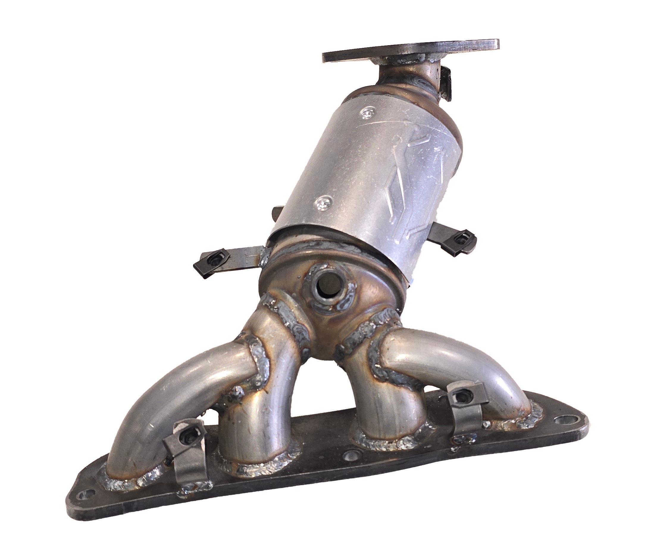 Davico Mfg Catalytic Converter P/N:17670 Fits: Nissan Kicks 24-20, Nissan Versa 24-20 Image 1