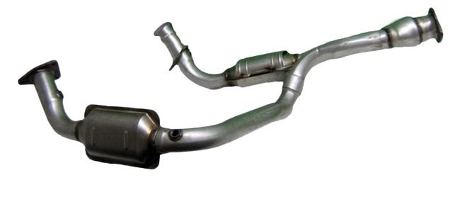 Davico Mfg Catalytic Converter P/N:48010 Fits: Cadillac Escalade 05-02, Chevrolet Avalanche 1500 05-02, Chevrolet Silverado 1500 05-99, Chevrolet Suburban 1500 05-00, Chevrolet Tahoe 05-00, GMC Sierra 1500 05-99 Image 1