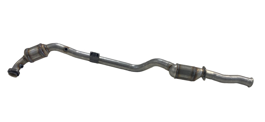 Davico Mfg Catalytic Converter P/N:18600 Fits: Mercedes-benz Cls500 2006, Mercedes-benz E320 05-03, Mercedes-benz E500 06-03 Image 1