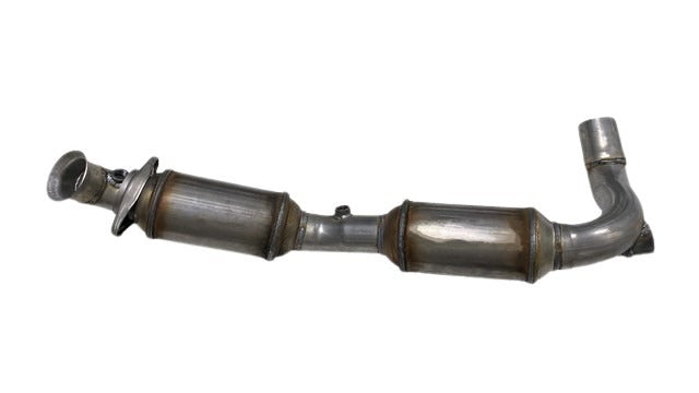 Davico Mfg Catalytic Converter P/N:19136 Fits: Ford Expedition 04-03 Image 1