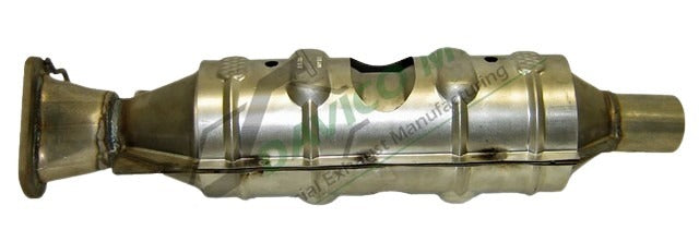 Davico Mfg Catalytic Converter P/N:19272 Fits: Ford F-250 Super Duty 07-05, Ford F-350 Super Duty 07-05, Ford F-450 Super Duty 07-05, Ford F-550 Super Duty 07-05 Image 1