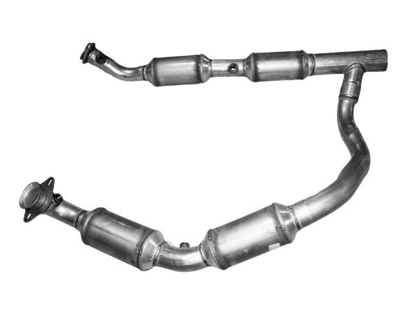 Davico Mfg Catalytic Converter P/N:19301 Fits: Ford E-150 08-03, Ford E-250 08-03, Ford E-350 Club Wagon 2005, Ford E-350 Super Duty 09-03, Ford E-450 Super Duty 08-03 Image 1
