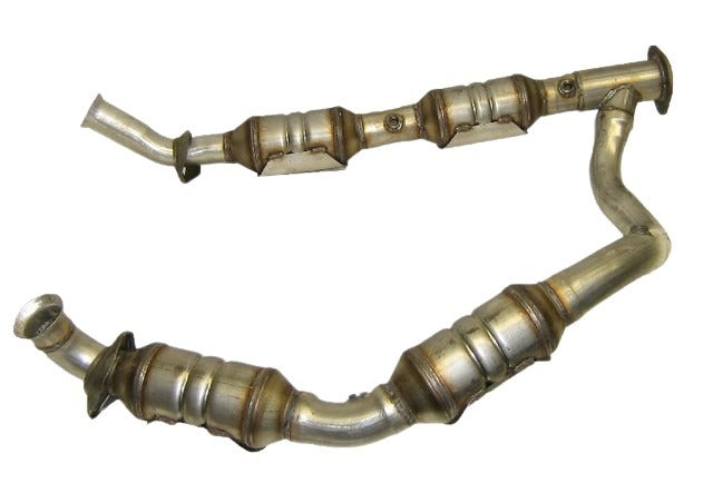 Davico Mfg Catalytic Converter P/N:19326 Fits: Ford E-250 04-03, Ford E-350 Super Duty 2003 Image 1