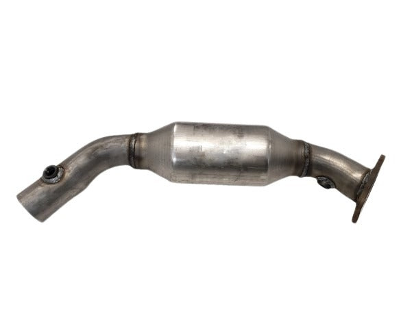 Davico Mfg Catalytic Converter P/N:493601 Fits: Cadillac Escalade 10-07, Chevrolet Avalanche 2009, Chevrolet Silverado 1500 10-09, Chevrolet Tahoe 09-08, GMC Sierra 1500 10-07, GMC Yukon 10-07, GMC Yukon Xl 1500 10-07 Image 2