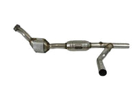 Davico Mfg Catalytic Converter P/N:19439 Fits: Ford E-150 Econoline 1998, Ford E-150 Econoline Club Wagon 98-97, Ford E-250 Econoline 98-97 Image 1