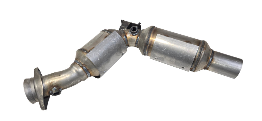 Davico Mfg Catalytic Converter P/N:19660 Fits: Ford Explorer 23-20, Ford Police Interceptor Utility 24-20 Image 1